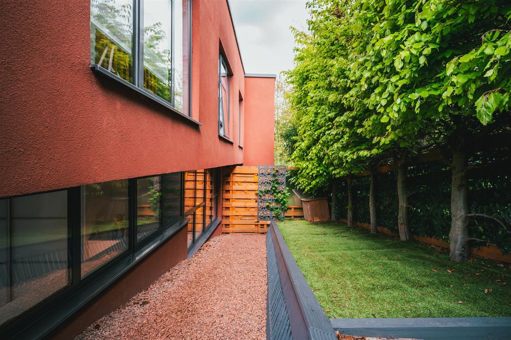 Additional image 27 of 3 bed flat for salePorter Brook View, Sheffield S11