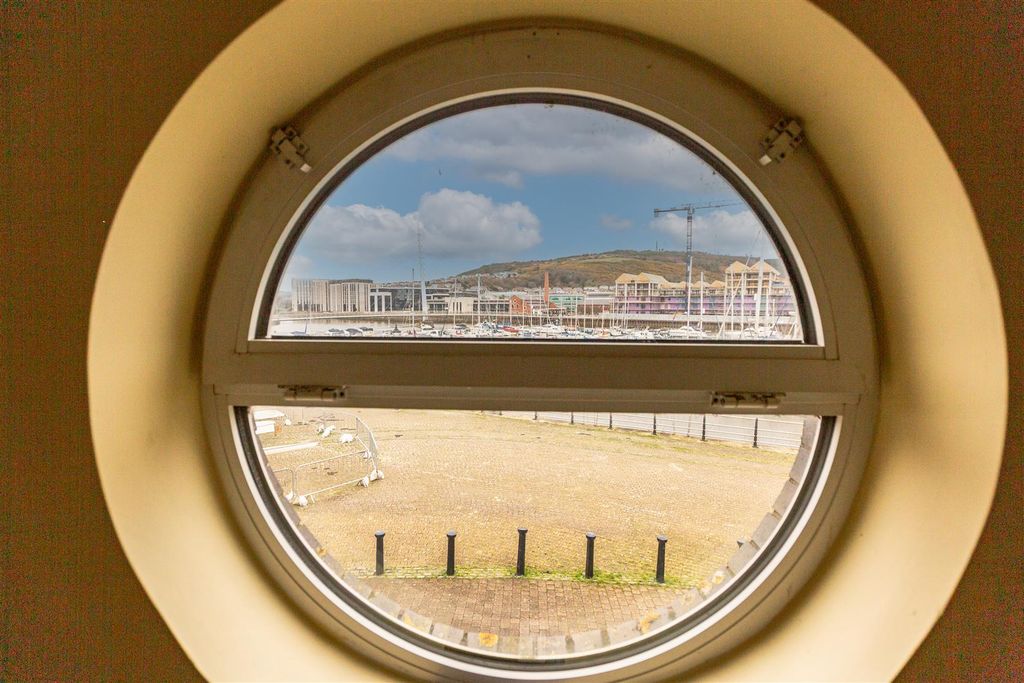 Additional image 32 of 3 bed flat for salePocketts Wharf, Marina, Swansea SA1