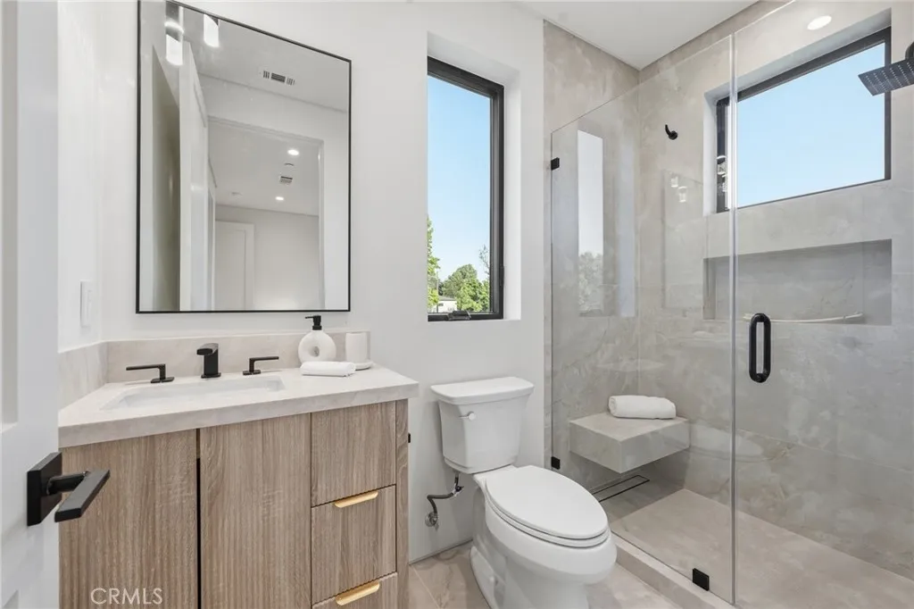 Additional image 33 of 19141 Erwin St, Tarzana, CA 91335