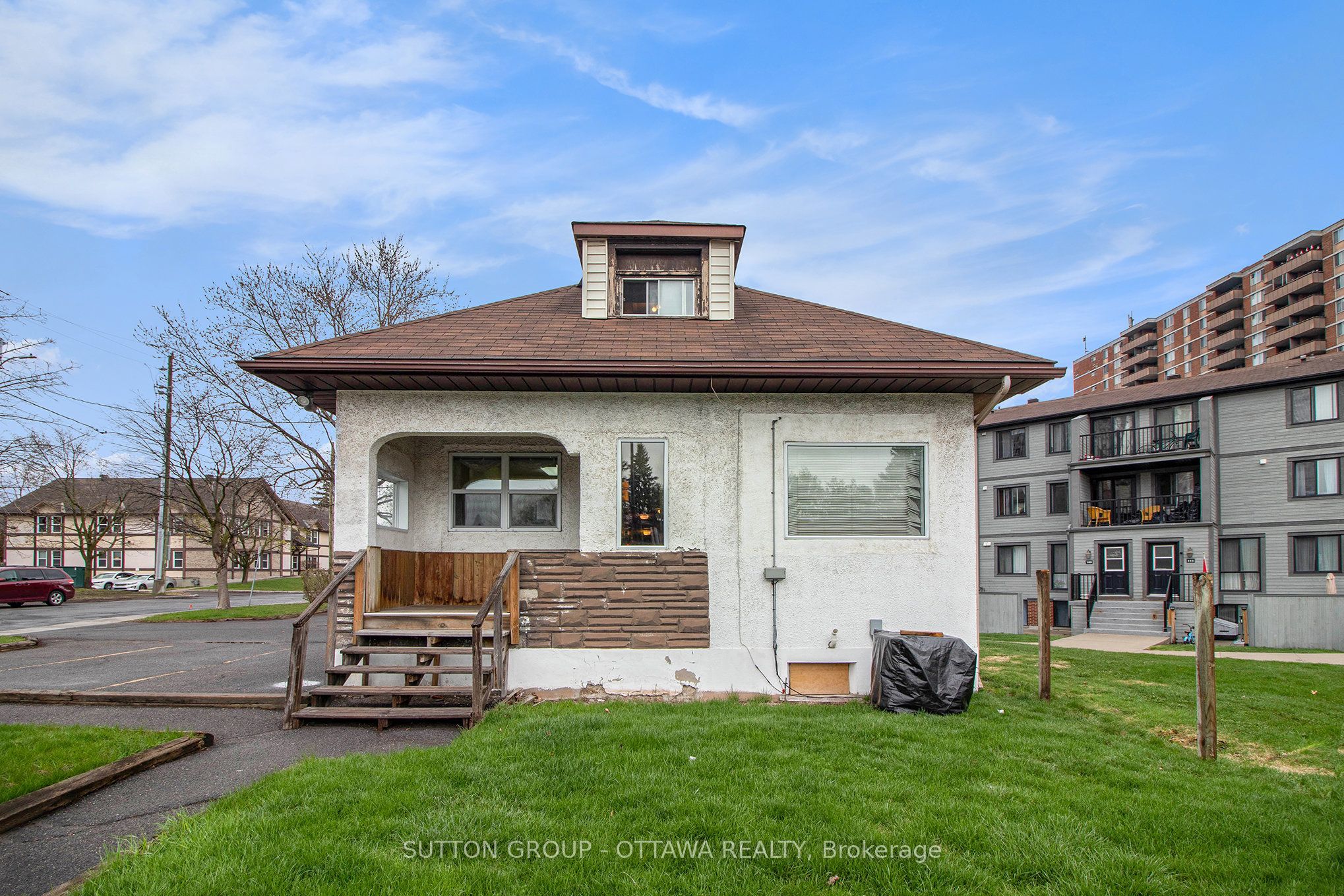 397 Montreal Road, Ottawa, ON, K1L 8K7