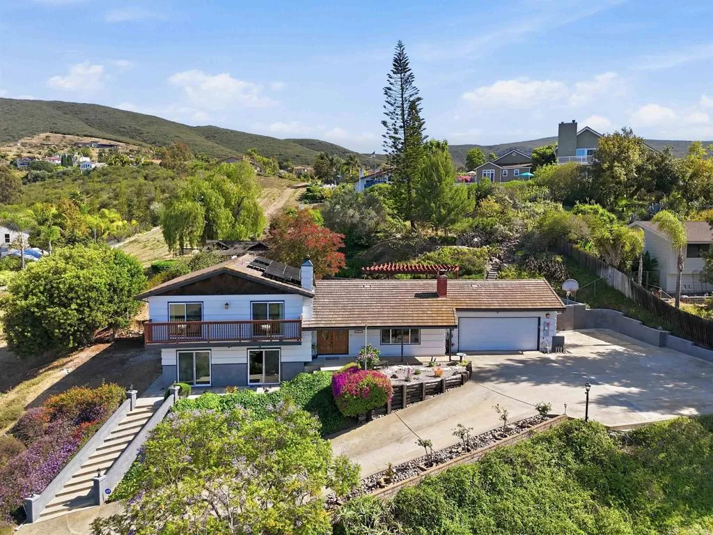 Additional image 42 of 1045 Cima Dr, San Marcos, CA 92078