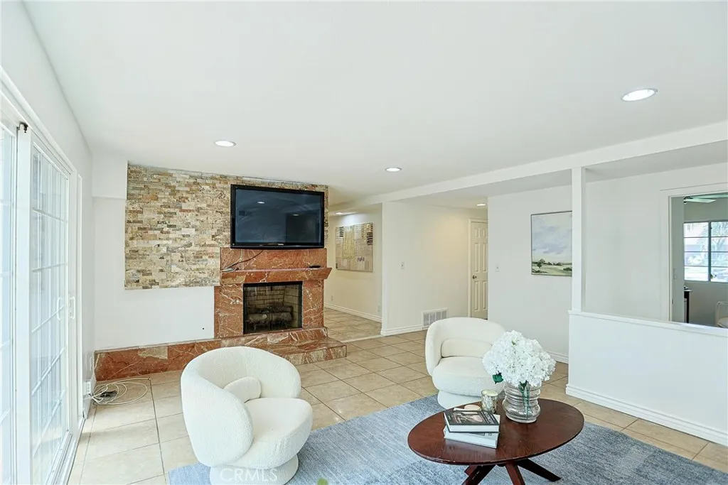 Additional image 7 of 990 S Siet Place, Anaheim, CA 92806