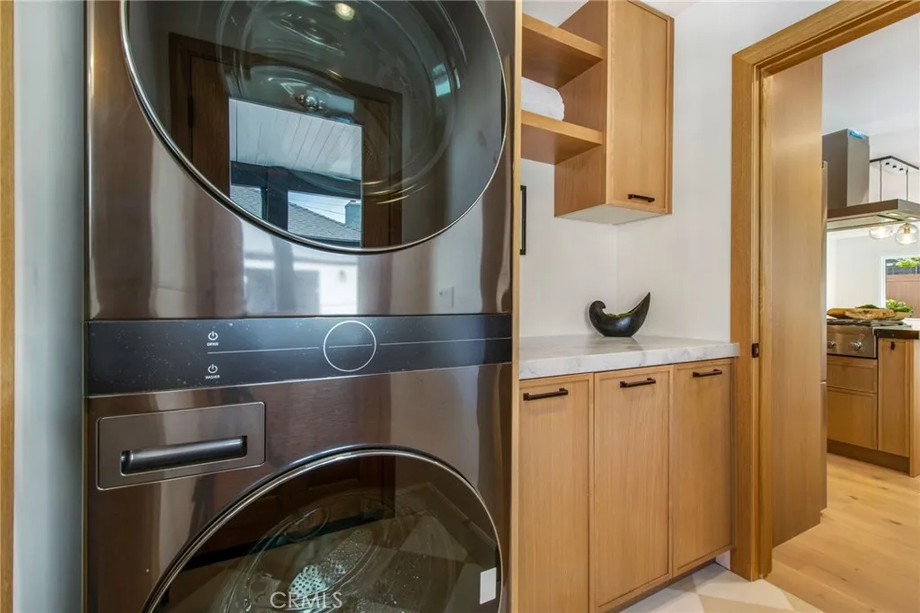 Additional image 38 of 305 Robinhood Ln, Costa Mesa, CA 92627