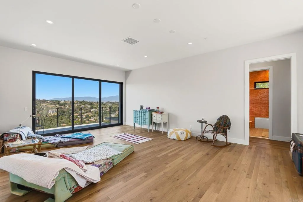 Additional image 120 of 10042 Tall Oak Dr, Escondido, CA 92026