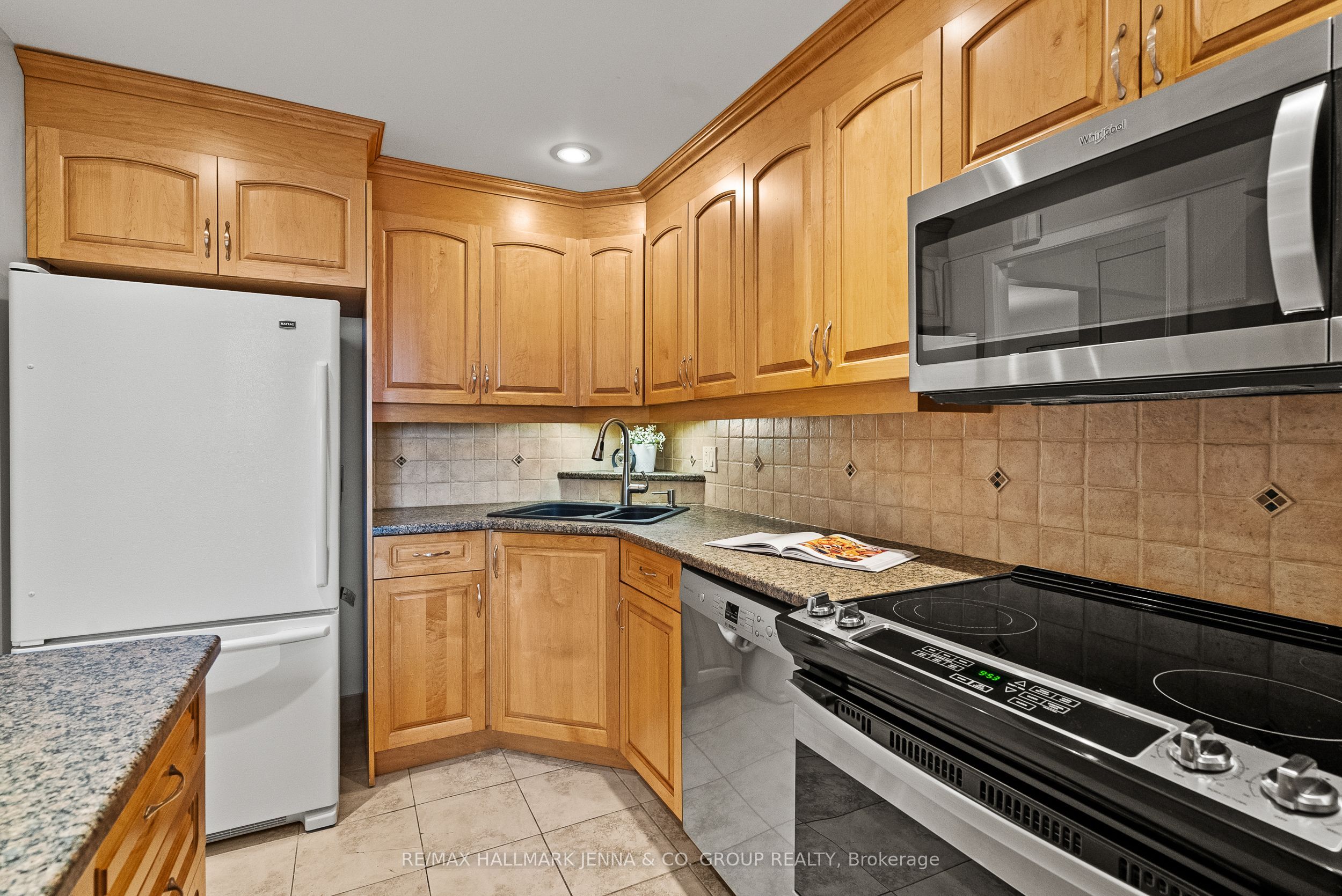 Additional image 5 of 49-32 F Benlea Drive, Ottawa, ON, K2G 4A8