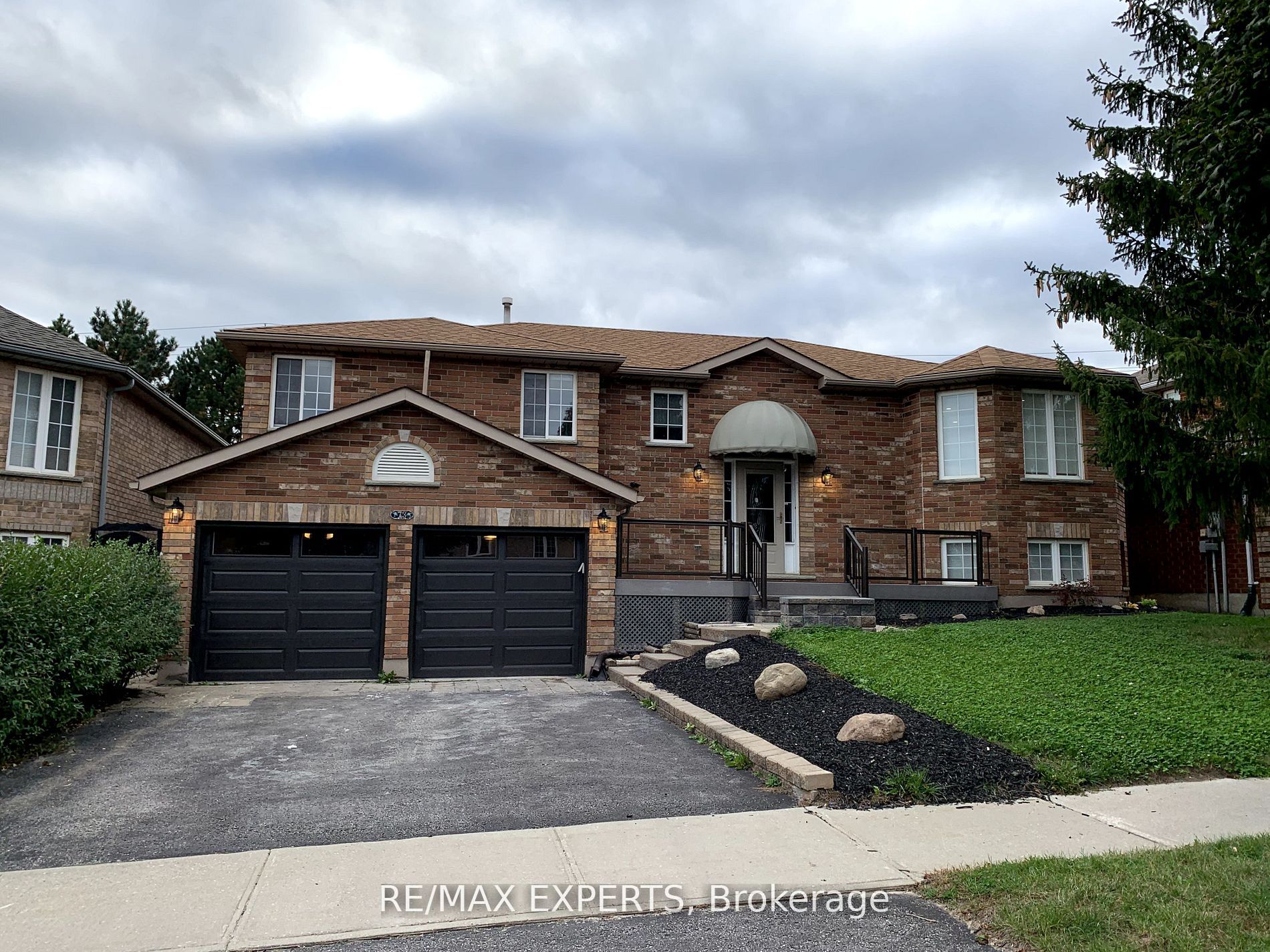 Upper-73 Logan Court, Barrie, ON, L4N 8G7