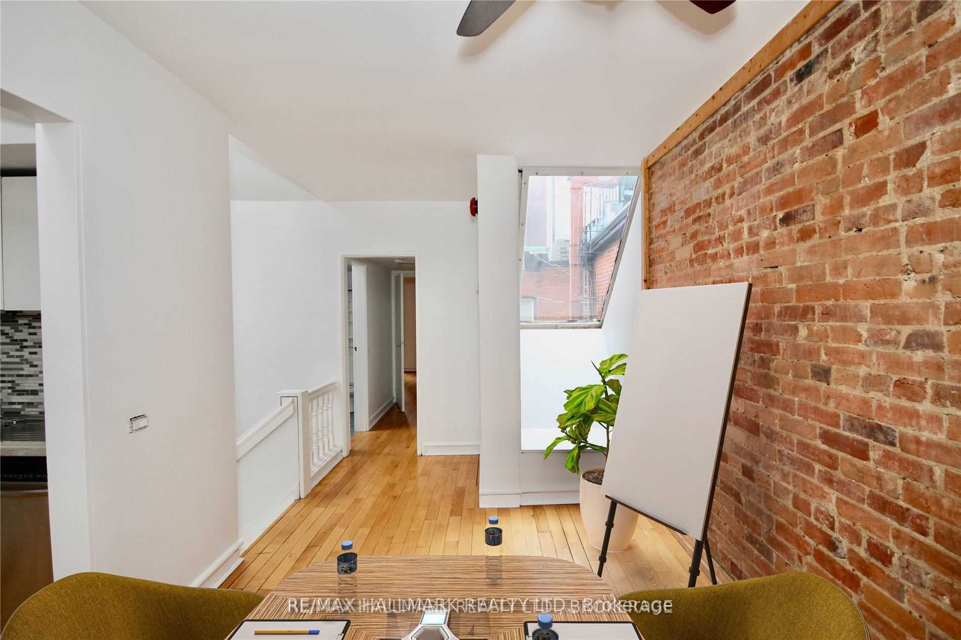 Additional image 4 of 302-270 Adelaide Street W, Toronto, ON, M5H 1X6