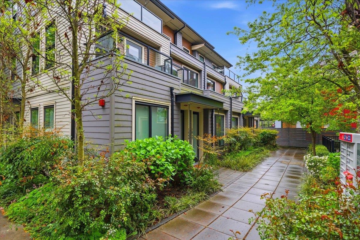 1047 Victoria Drive, Vancouver, BC, V5L 2K9