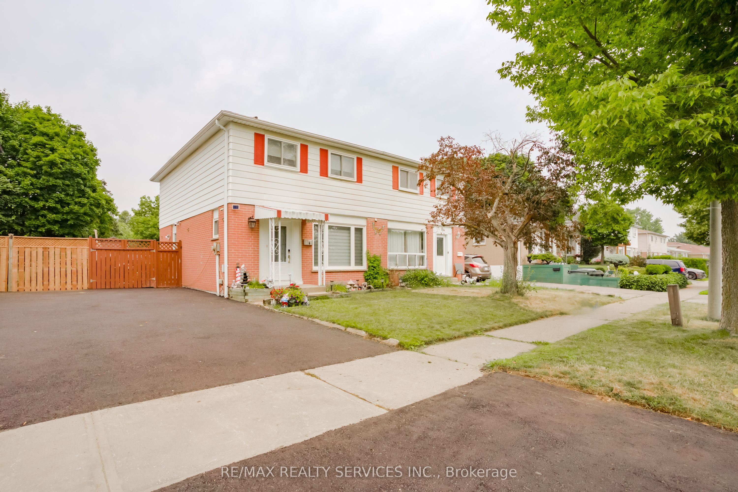 6 Lauderdale Road, Brampton, ON, L6V 2B7 photo 2