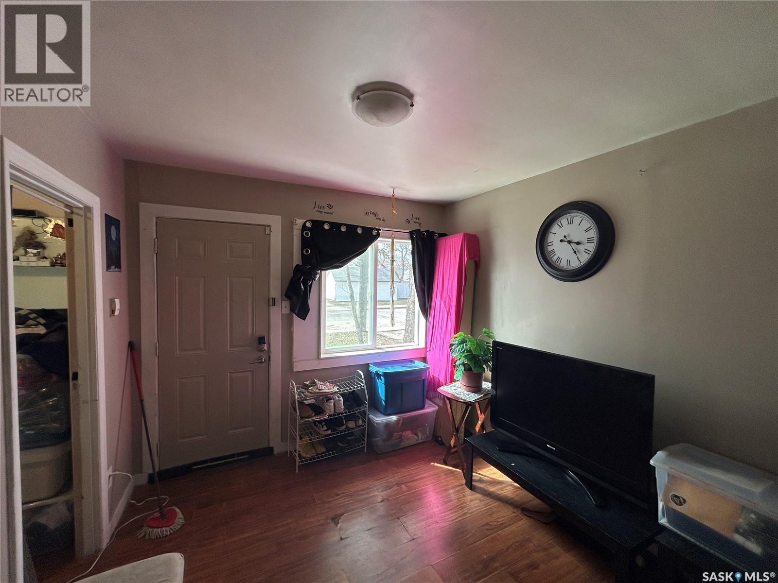 Additional image 2 of 1112 N Avenue S, Saskatoon, SK, S7M2P8