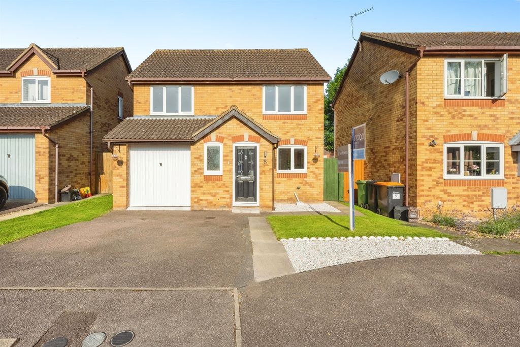 4 bed detached house for saleNicholls Close, Barton-Le-Clay, Bedford MK45