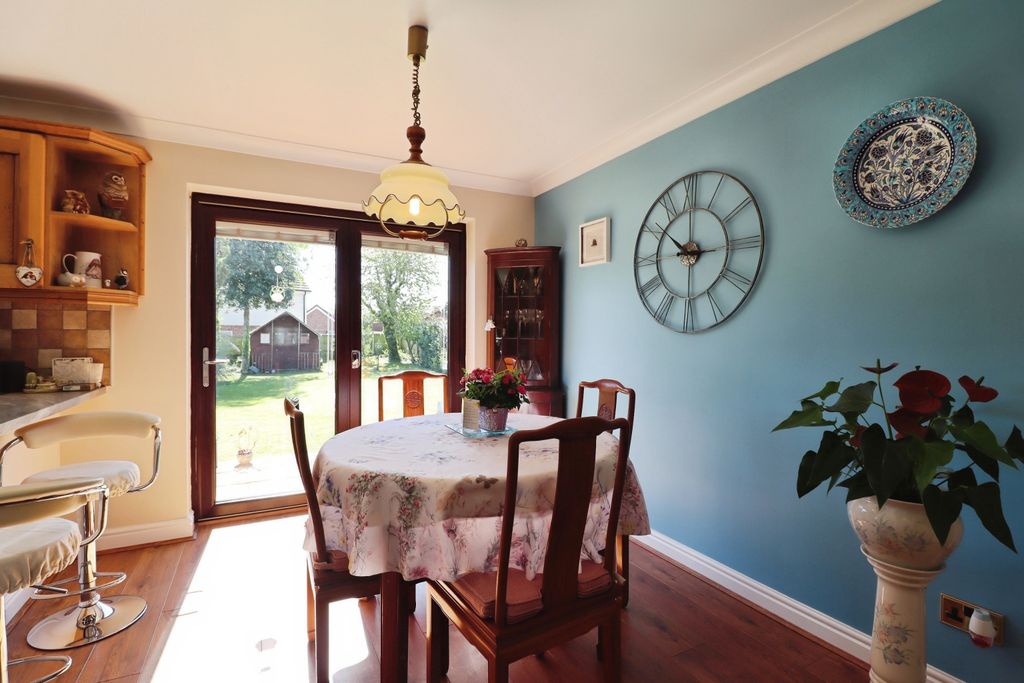 Additional image 7 of 3 bed detached bungalow for saleRyecroft Gardens, Eggborough, Goole DN14
