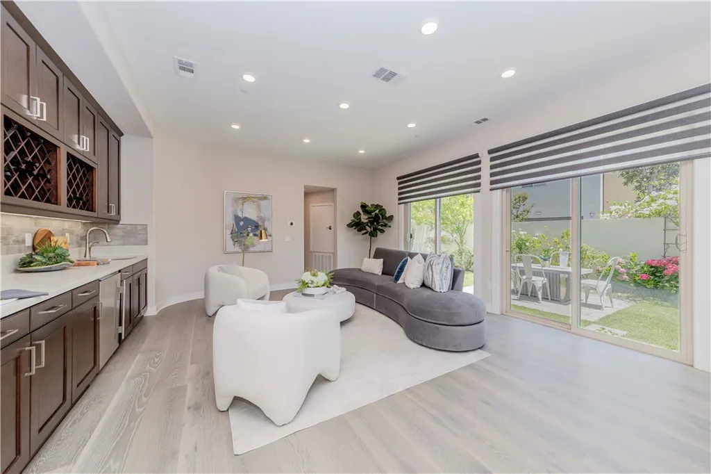 195 Stellar, Irvine, CA 92618 photo 5
