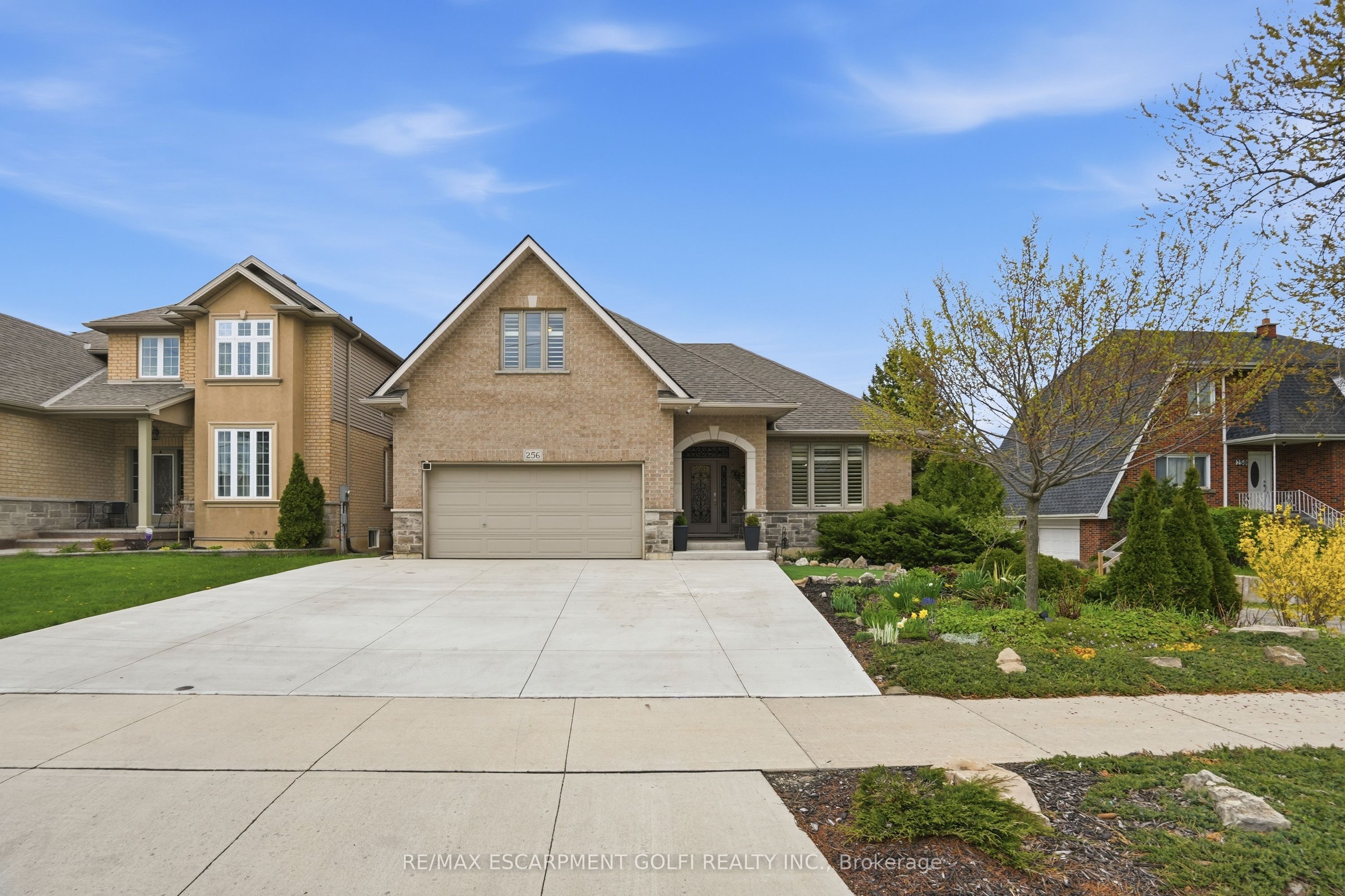 Additional image 2 of 256 Highland Road W, Hamilton, ON, L8J 2V2