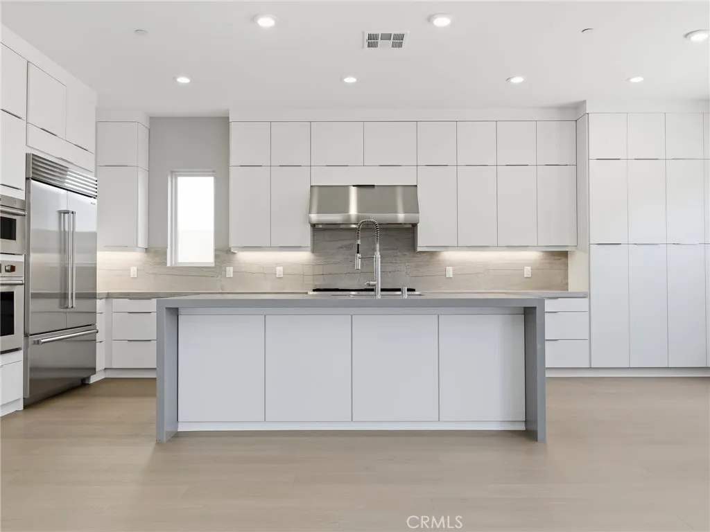 Additional image 33 of 132 Creation, Irvine, CA 92618