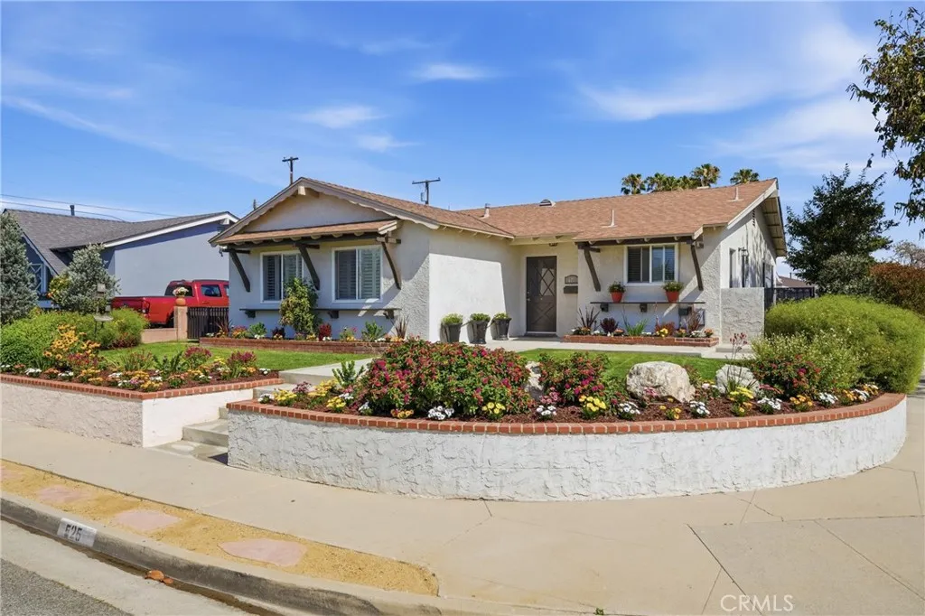 525 E 246th St, Carson, CA 90745 photo 3