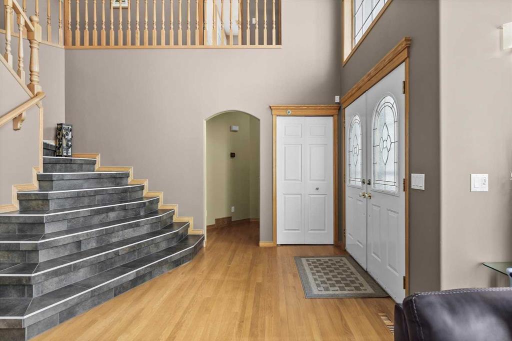 Additional image 4 of 123 Schiller Crescent NW, Calgary, AB, T3L 1W9