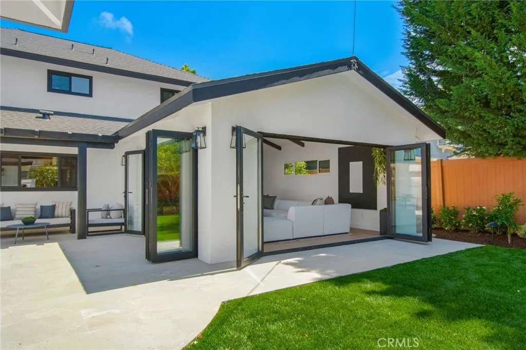 Additional image 89 of 305 Robinhood Ln, Costa Mesa, CA 92627
