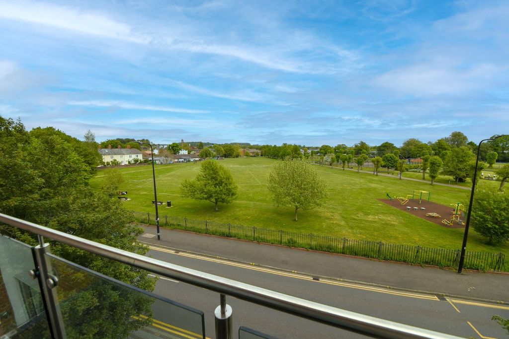 Additional image 2 of 2 bed flat for salePark Way, Newbury RG14