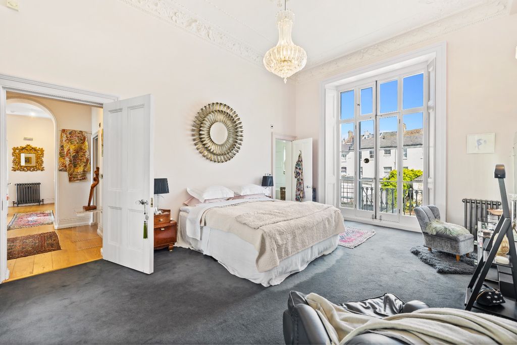 Additional image 16 of 3 bed flat for saleChichester Terrace, Brighton, East Sussex BN2