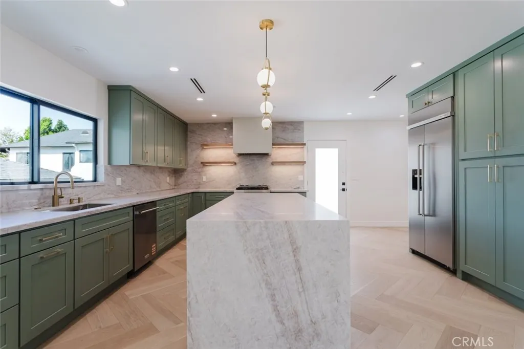 Additional image 114 of 941 Sherlock Drive, Burbank, CA 91501