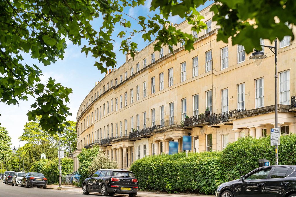 1 bed flat for saleLansdown Crescent, Cheltenham GL50