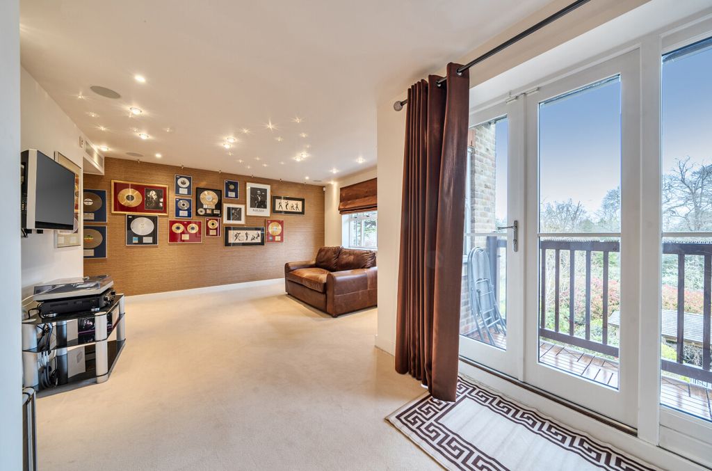 Additional image 20 of 5 bed flat for saleSovereign House, Royal Parade, Chislehurst, Kent BR7