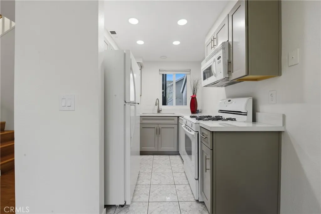Additional image 41 of 403 S Newhope unit C St, Santa Ana, CA 92704