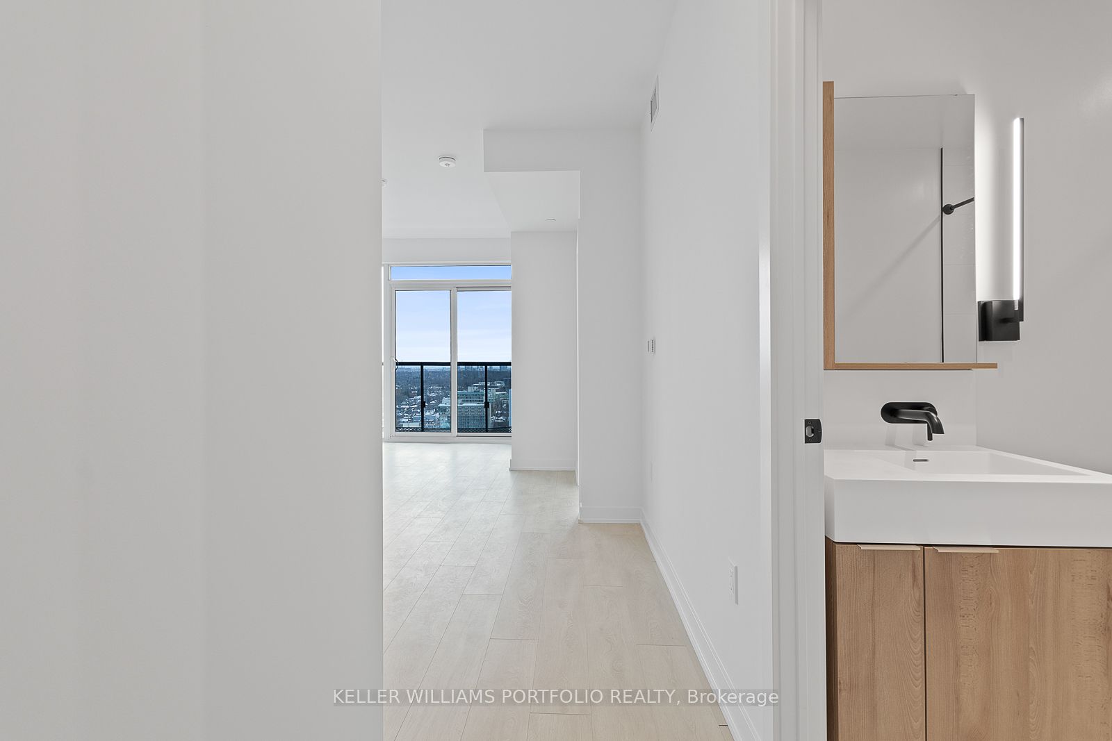 Additional image 4 of 2201-127 Broadway Avenue, Toronto, ON, M4P 1V4