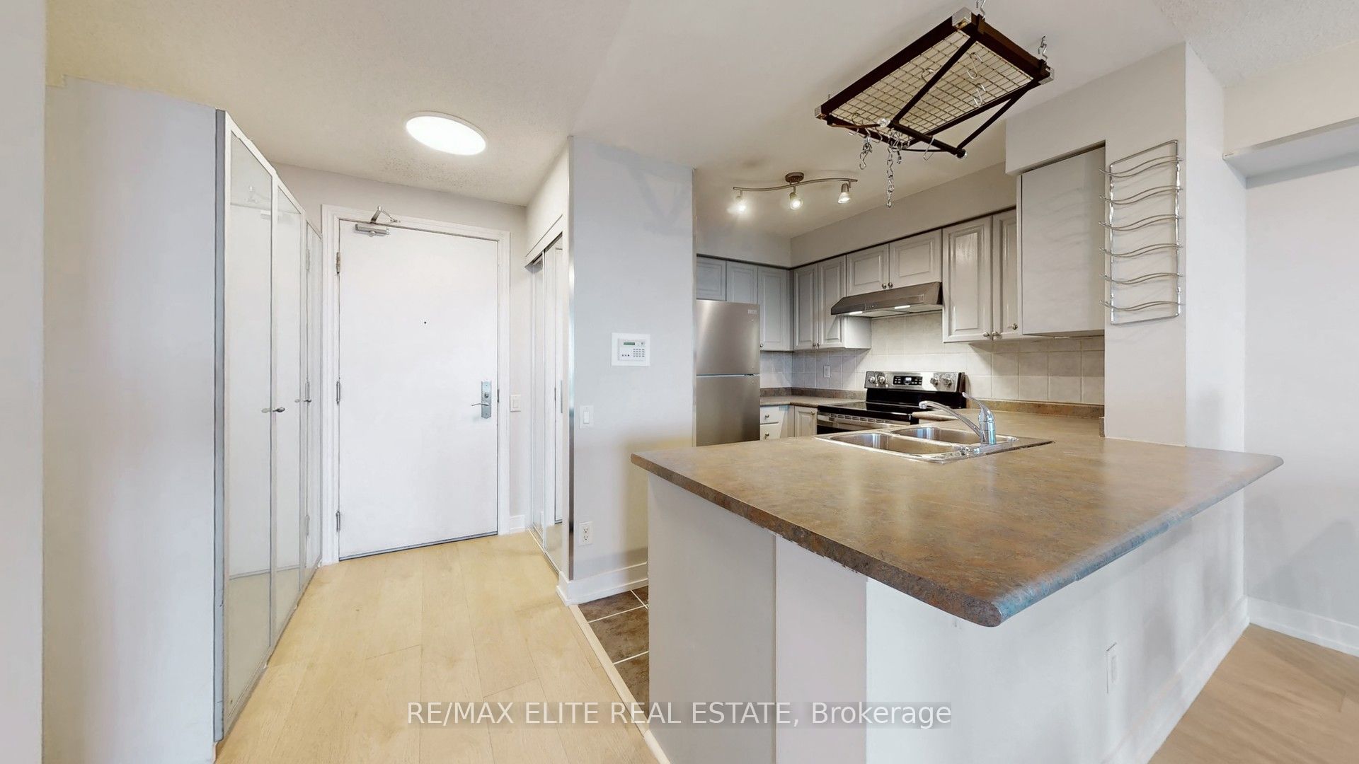 Additional image 5 of 2401-61 Town Centre Court E, Toronto, ON, M1P 5C5
