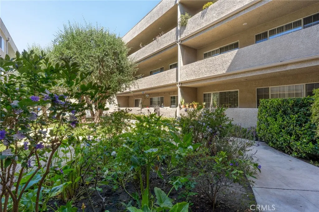 4647 Willis Ave, Sherman Oaks, CA 91403 photo 5