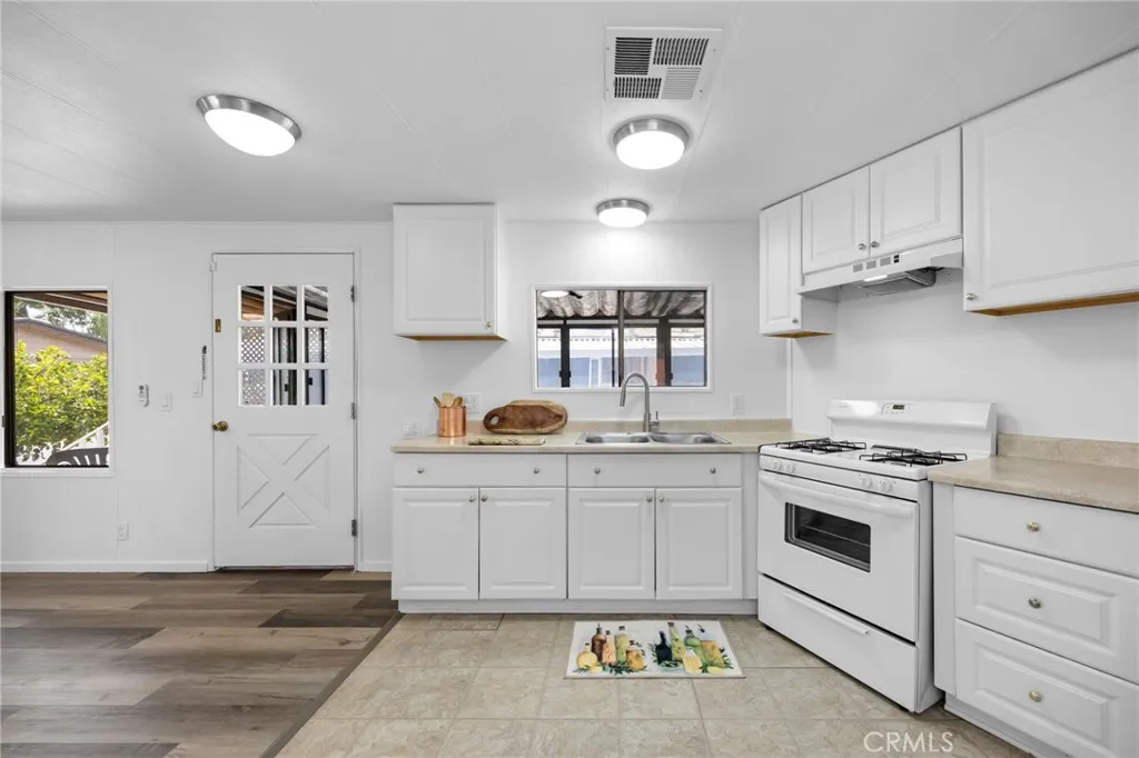 Additional image 23 of 995 Pomona Road Unit 88, Corona, CA 92882