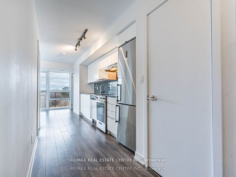 Additional image 4 of 605-120 Varna Drive, Toronto, ON, M6A 0B3