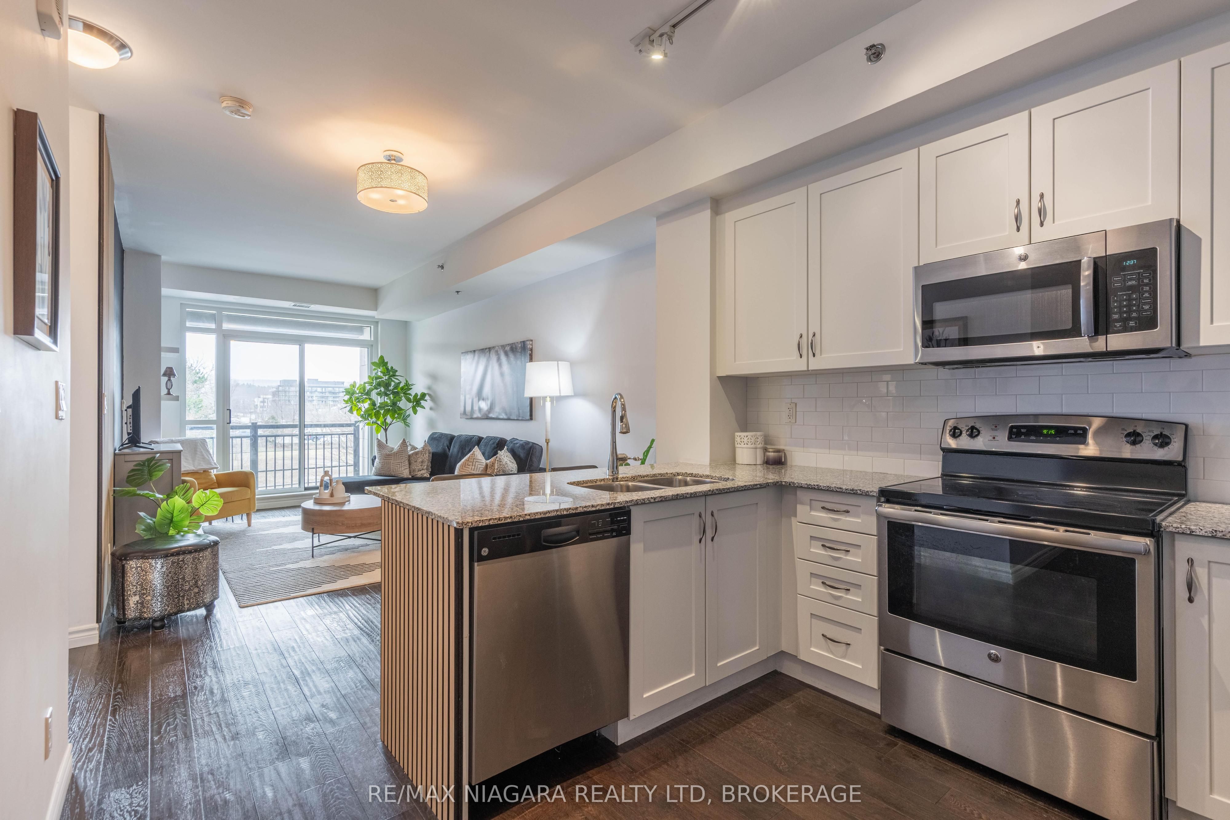 Additional image 4 of 203-34 Plains Road E, Burlington, ON, L7T 0B9