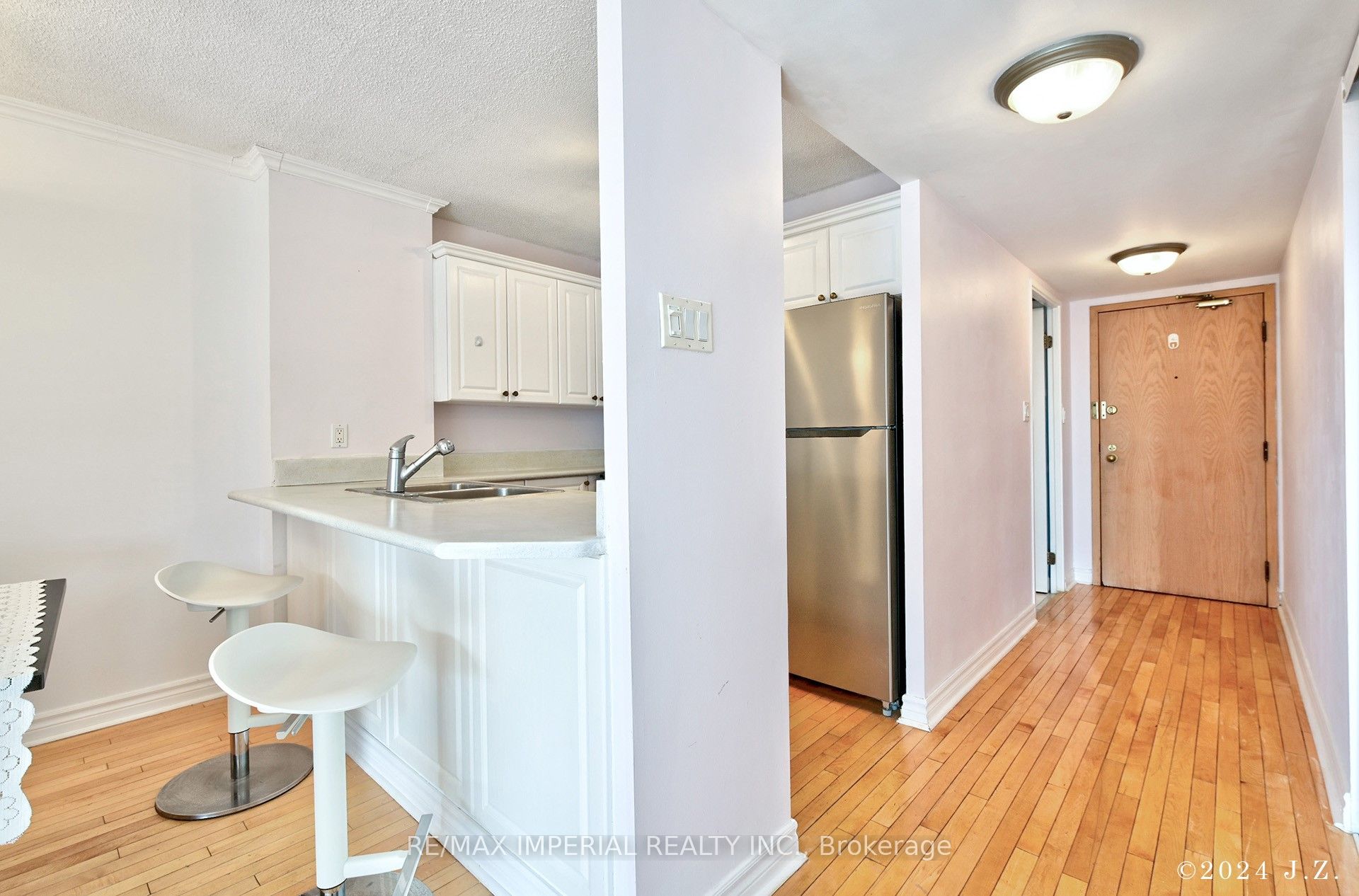 Additional image 3 of 2201-24 Wellesley Street W, Toronto, ON, M4Y 2X6
