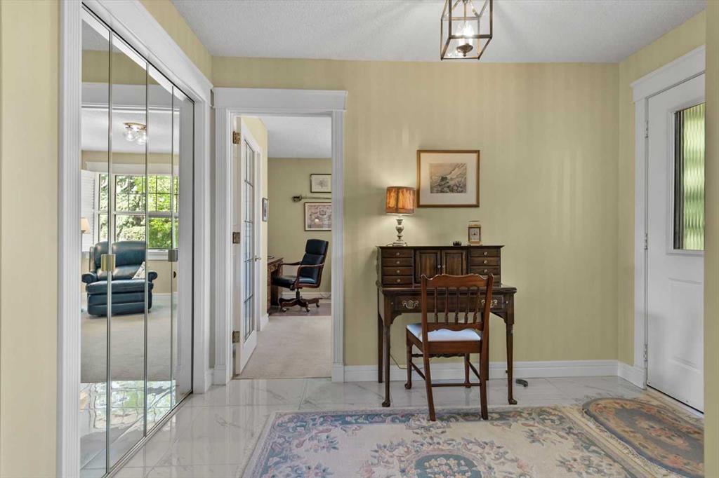 Additional image 3 of 2025 Palermo Way SW, Calgary, AB, T2V 3P1