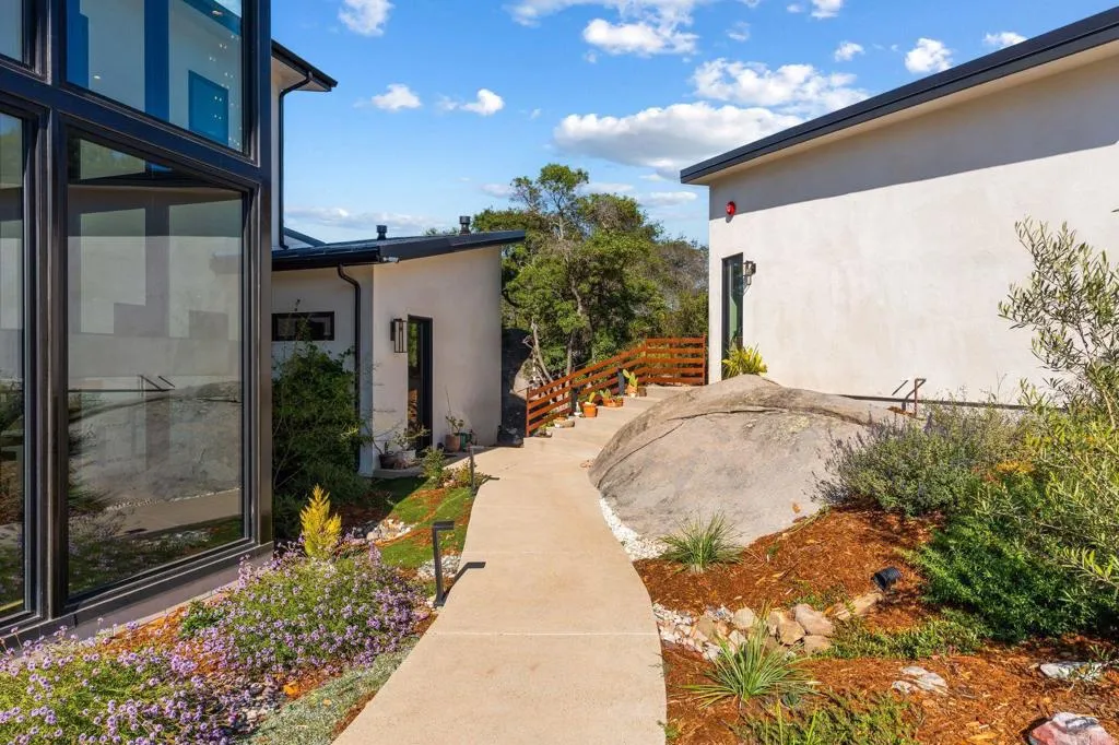 Additional image 5 of 10042 Tall Oak Dr, Escondido, CA 92026