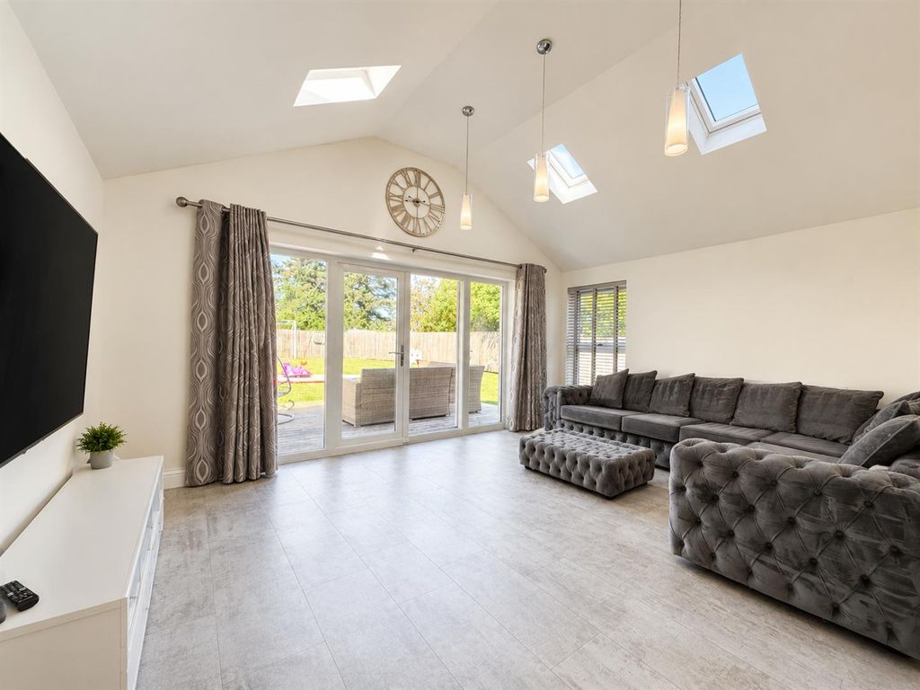 Additional image 8 of 5 bed detached house for saleGreenlees Road, Cambuslang, Glasgow G72