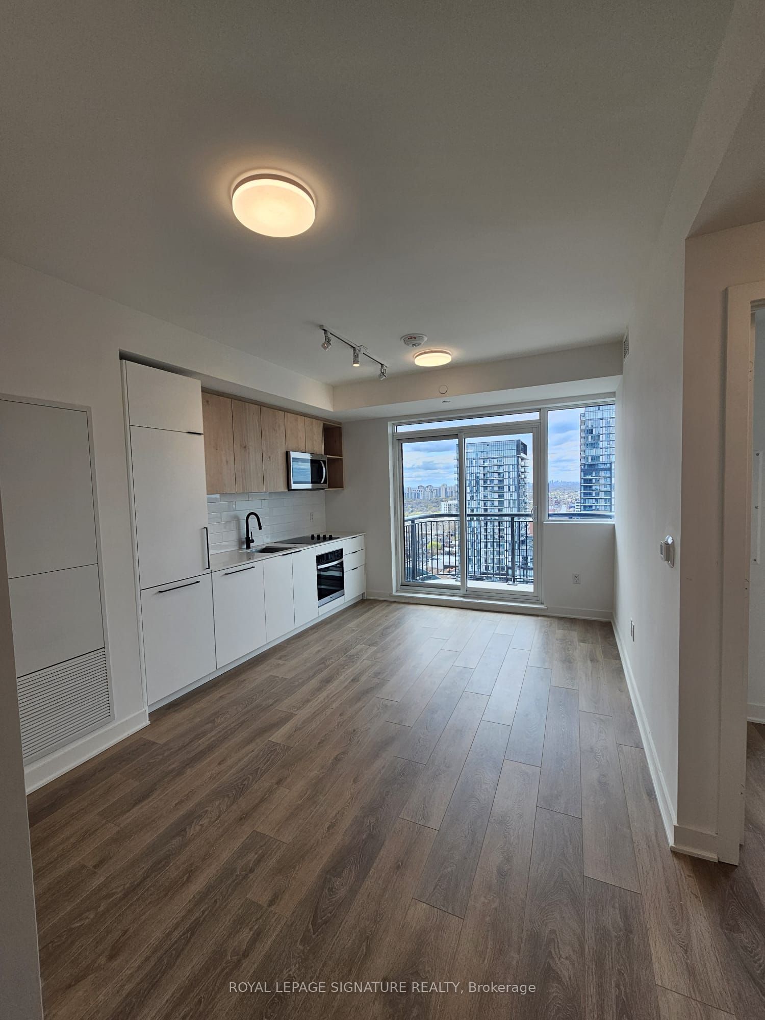 Additional image 3 of 1911-1185 Dupont Street, Toronto, ON, M6H 0G5