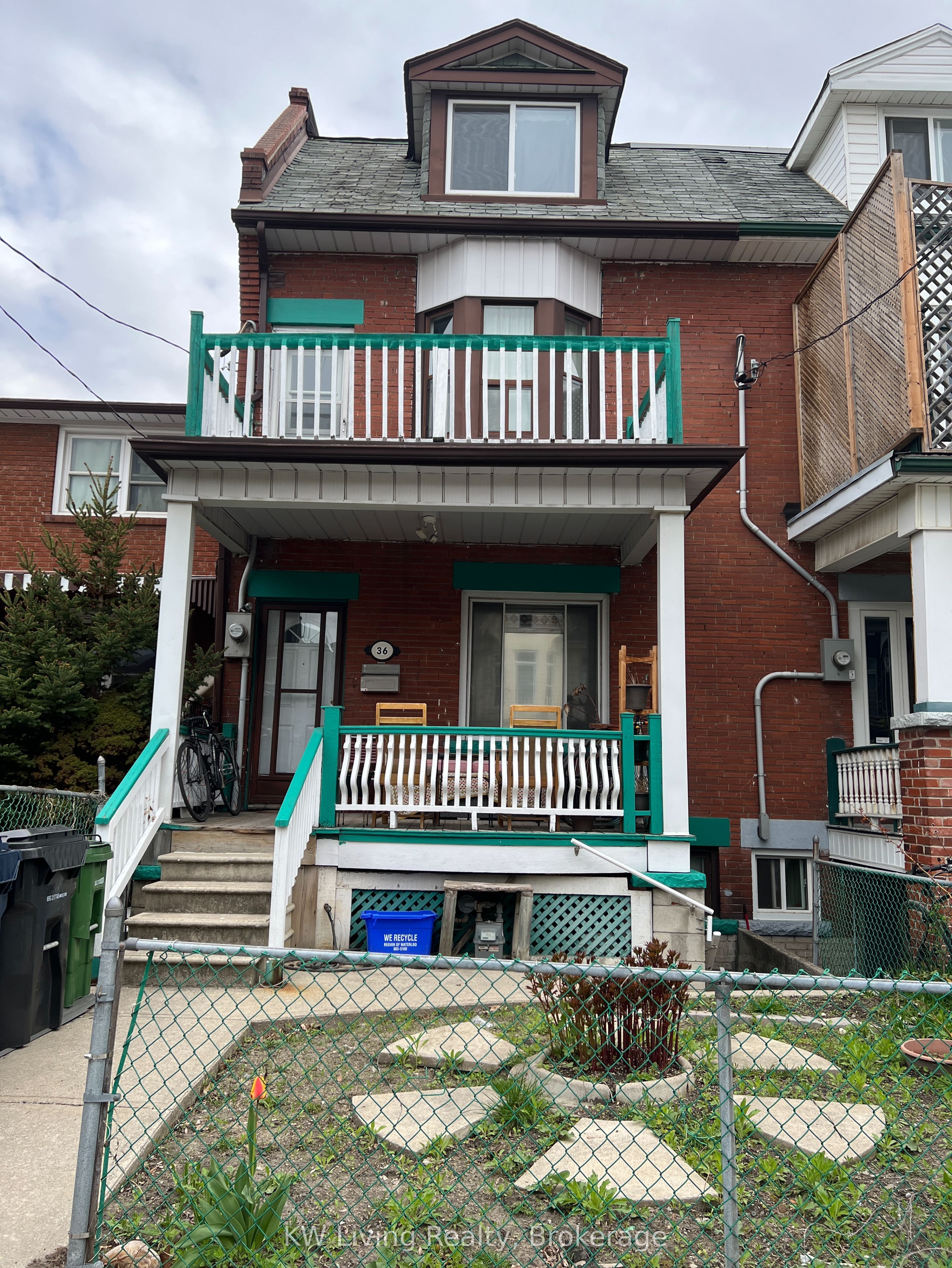36 Nassau Street, Toronto, ON, M5T 1M2