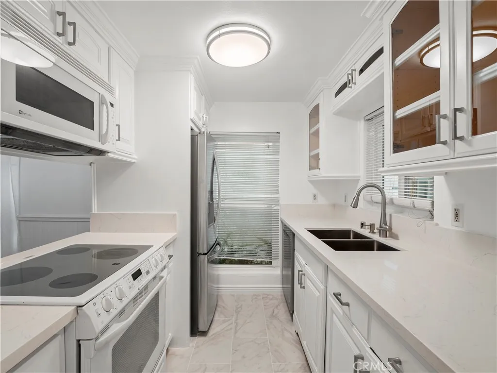 Additional image 37 of 18411 Hatteras Street Unit 138, Tarzana, CA 91356
