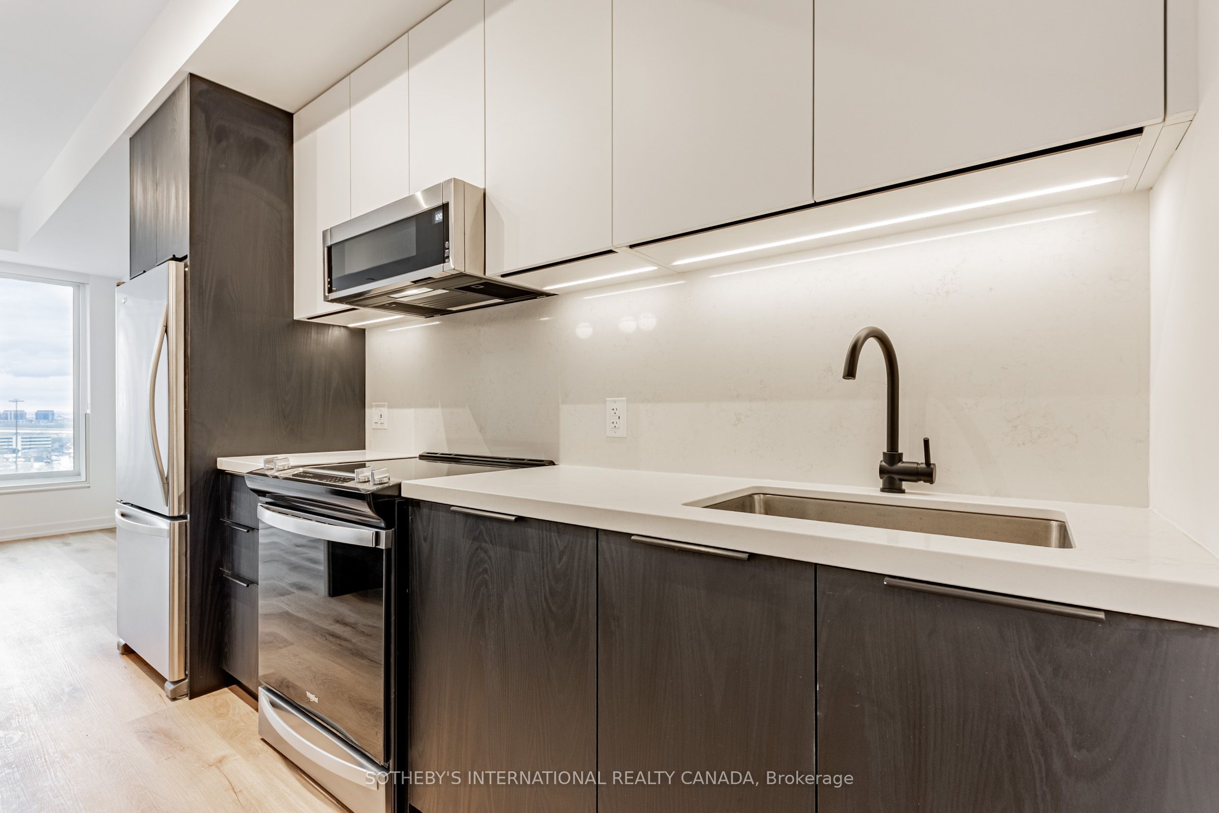 Additional image 3 of 505-5 York Garden Way, Toronto, ON, M6A 2V1