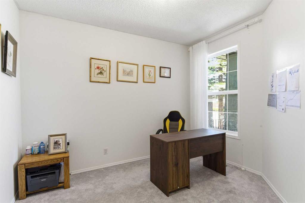 Additional image 4 of 69 Everoak Circle SW, Calgary, AB, T2Y 0A1