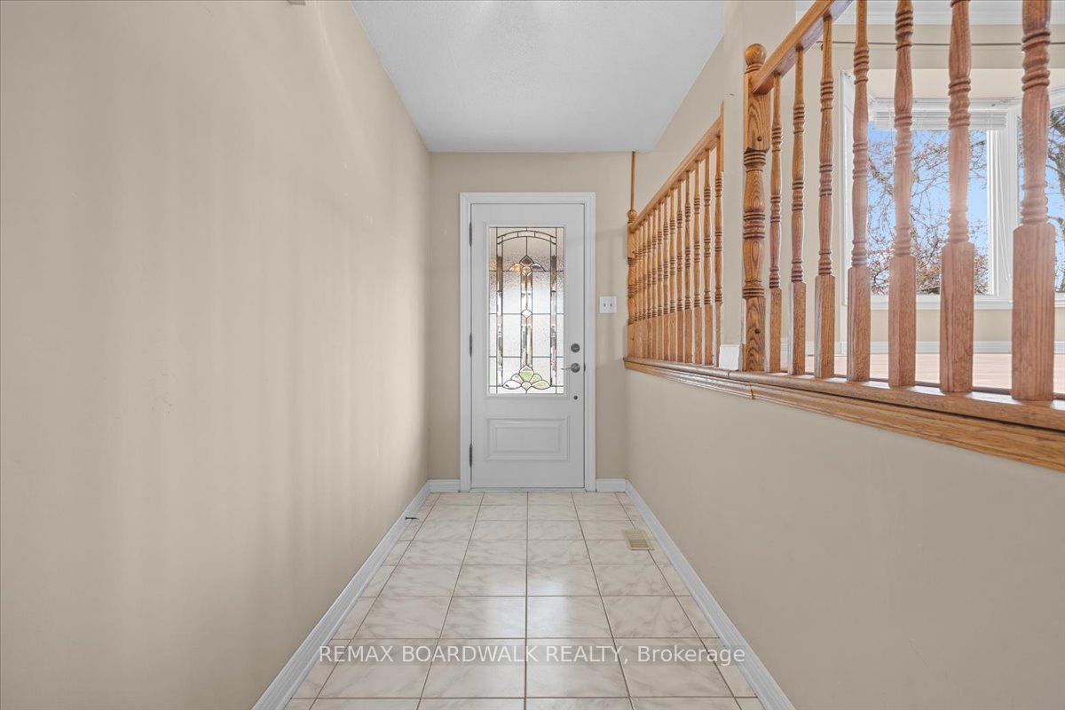 1195 St Jerome Crescent, Ottawa, ON, K1C 2A7 photo 2