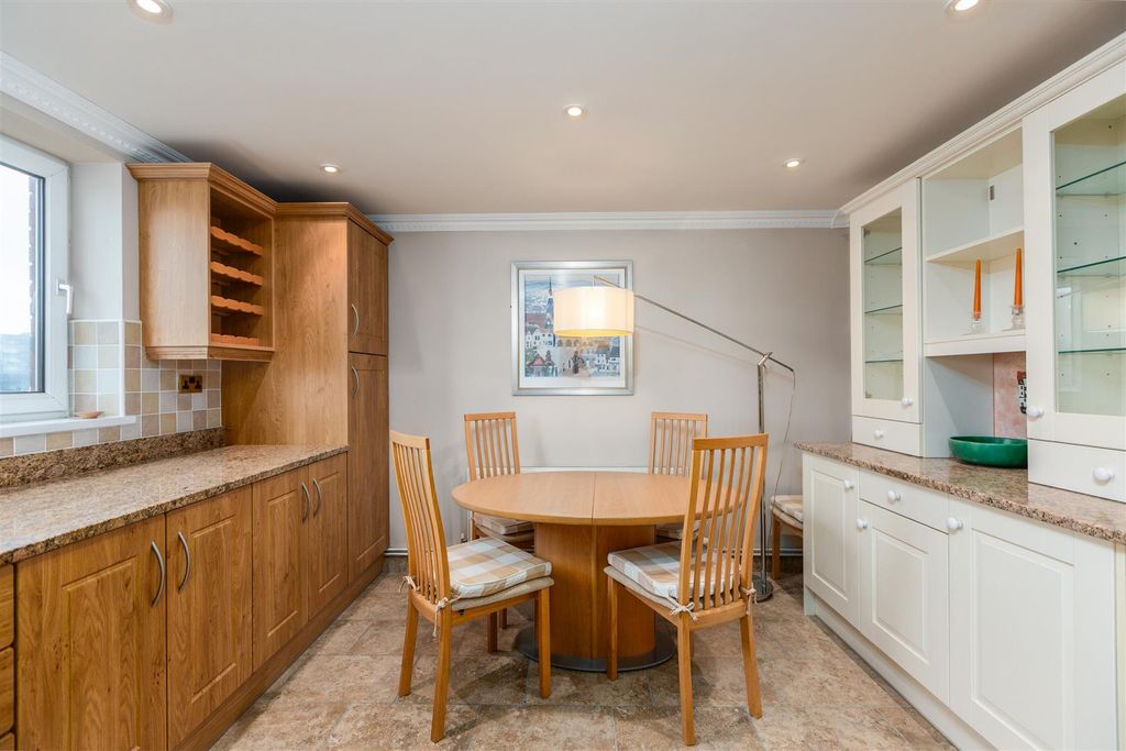 Additional image 6 of 3 bed flat for salePocketts Wharf, Marina, Swansea SA1