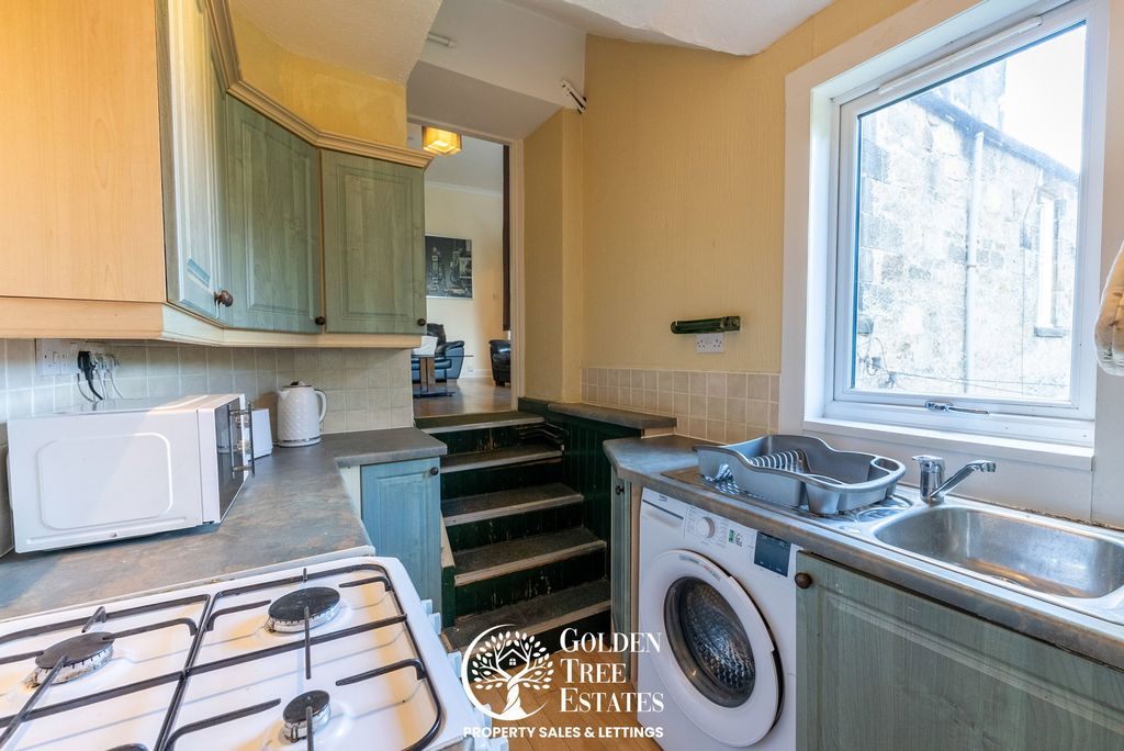 Additional image 3 of 4 bed flat for saleWallace Street, Stirling FK8