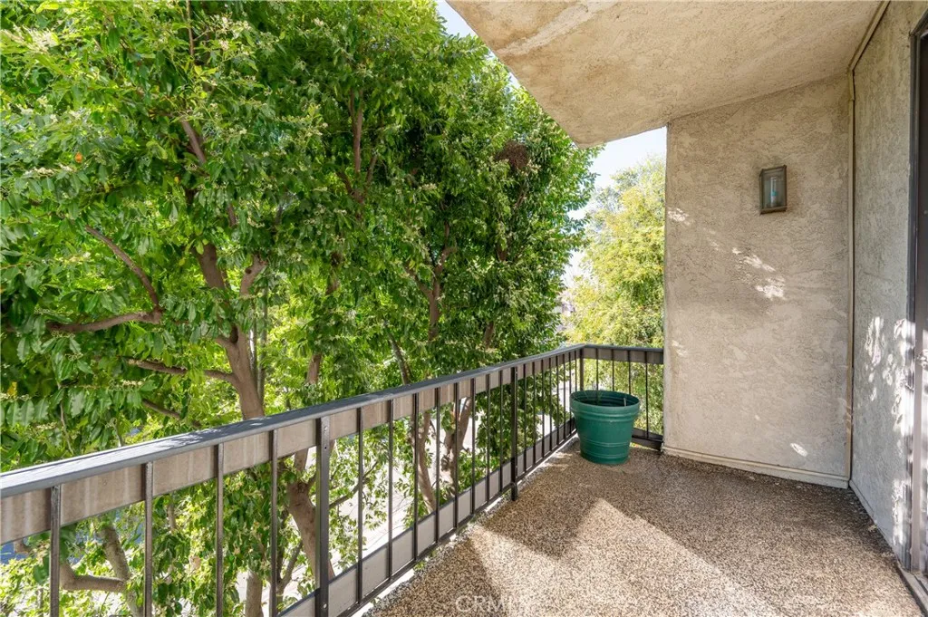 Additional image 32 of 11560 Moorpark Street Unit 204, North Hollywood, CA 91602