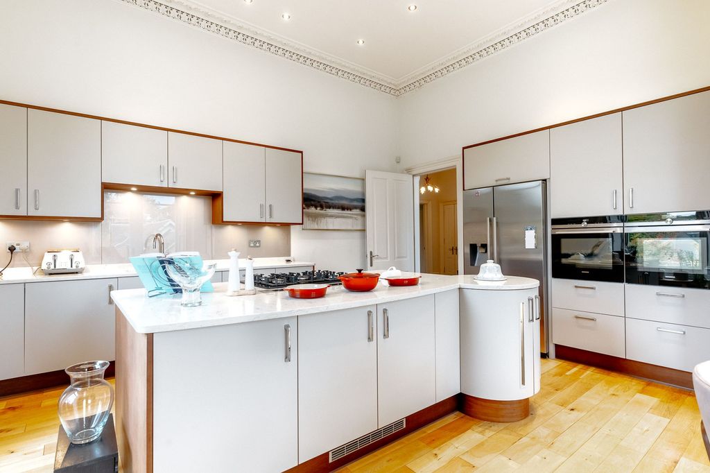 Additional image 8 of 5 bed flat for saleSpylaw Road, Edinburgh EH10