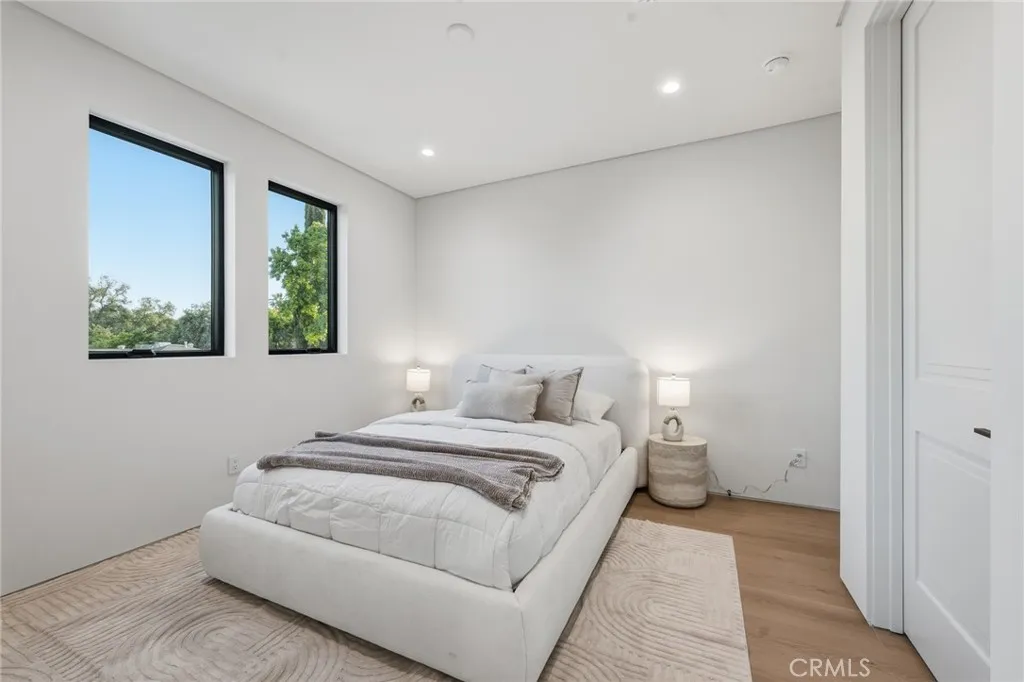 Additional image 71 of 19141 Erwin St, Tarzana, CA 91335