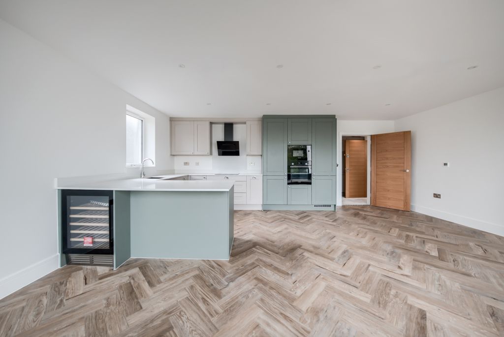 Additional image 6 of 2 bed flat for saleFlat 4, Benson Road, Stratford-Upon-Avon CV37